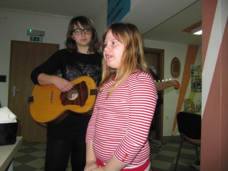 Okrogla miza Otrok v rejništvu = otrok med dvema družinama 2